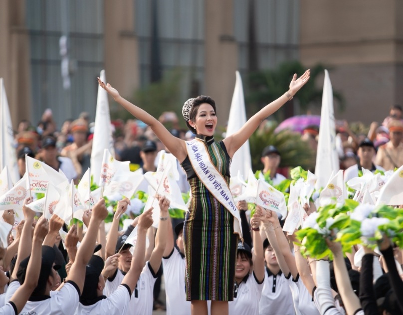 Hoa hậu H'Hen - Tấm gương về sự tự tin trong cuộc sống